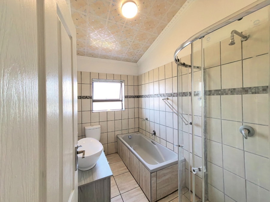 To Let 3 Bedroom Property for Rent in Pacaltsdorp Western Cape